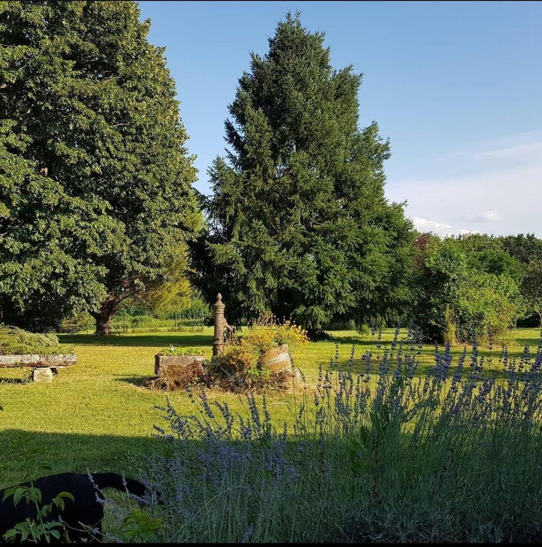 Clos De La Source Saint-Martin-du-Bois  Exteriér fotografie